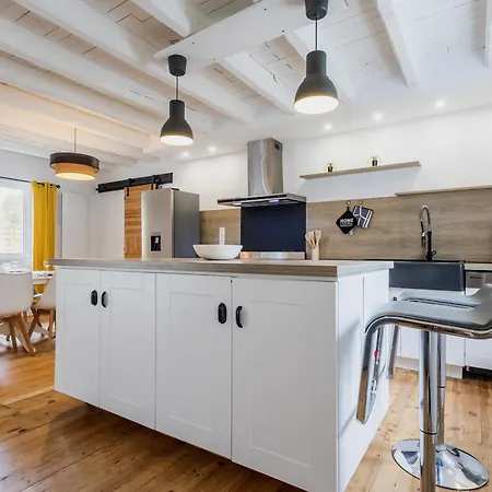 בית נופש Chaumiere Au Calme Avec Terrasse, A 9 Km Des Plages, 3 Chambres, Parking Prive Et Equipements Bebe. - Fr-1-306-1276 Saint-Lyphard