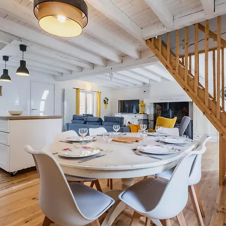 Chaumiere Au Calme Avec Terrasse, A 9 Km Des Plages, 3 Chambres, Parking Prive Et Equipements Bebe. - Fr-1-306-1276 * Saint-Lyphard