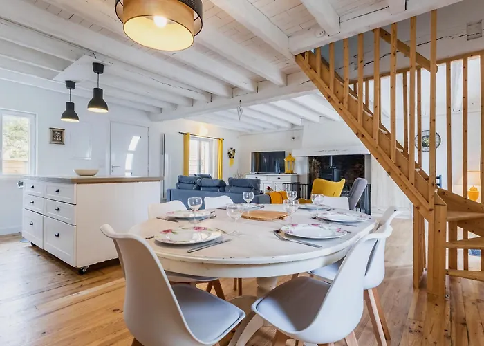 Chaumiere Au Calme Avec Terrasse, A 9 Km Des Plages, 3 Chambres, Parking Prive Et Equipements Bebe. - Fr-1-306-1276 * 생 리파르드