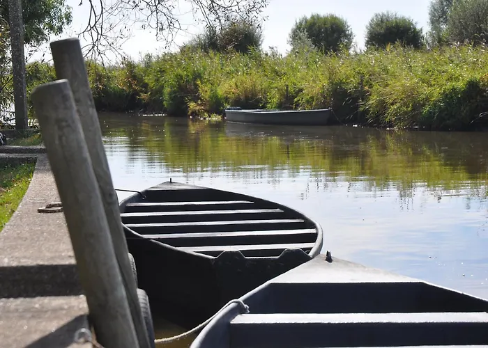 Chaumiere Au Calme Avec Terrasse, A 9 Km Des Plages, 3 Chambres, Parking Prive Et Equipements Bebe. - Fr-1-306-1276 생 리파르드